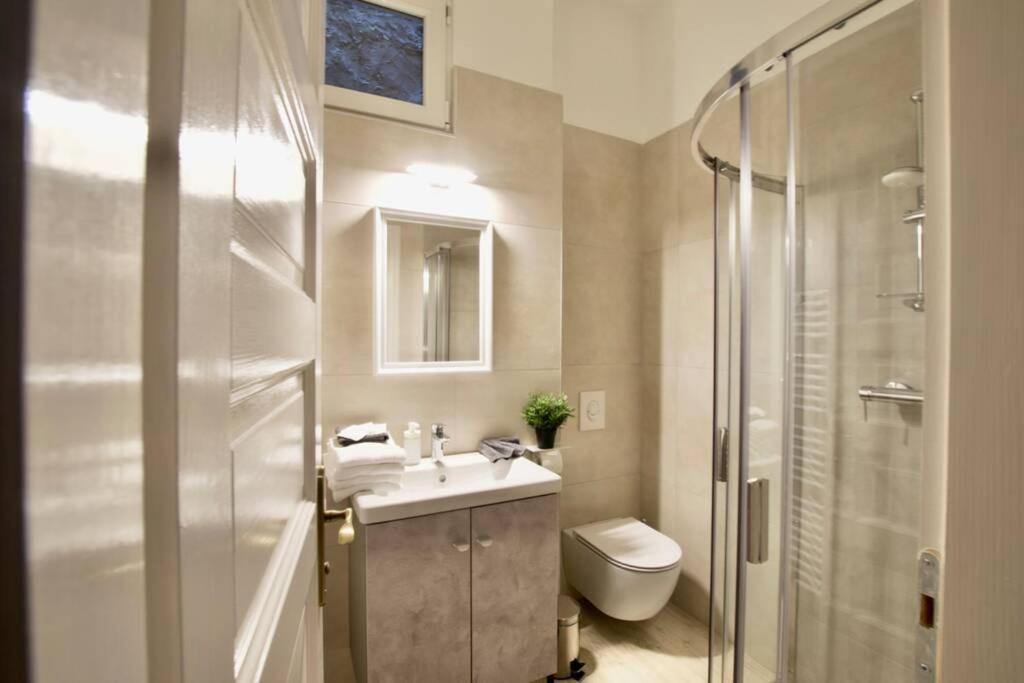 Premium Apartment By Hi5 - Astoria 4 Bedroom Budapest Exterior foto
