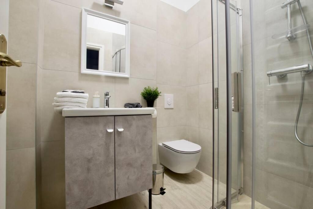 Premium Apartment By Hi5 - Astoria 4 Bedroom Budapest Exterior foto